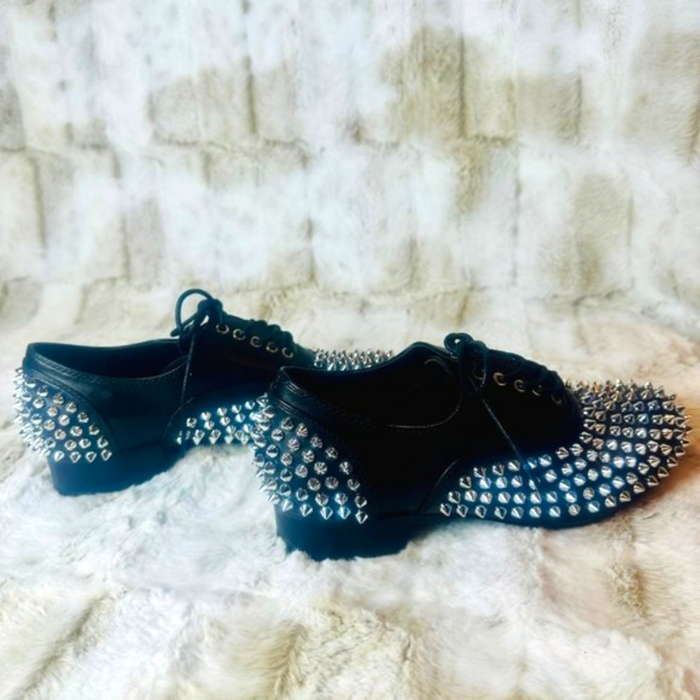 Cape Robbin Black & Silver Spikey Dress Shoe - Picture 7 of 9